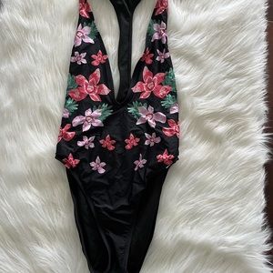 Black floral swimsuit Medium